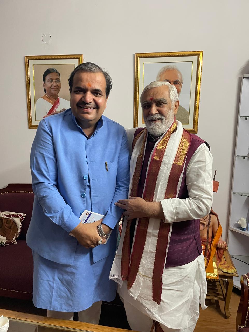 Pandit Ashwani Bhardwaj with guests